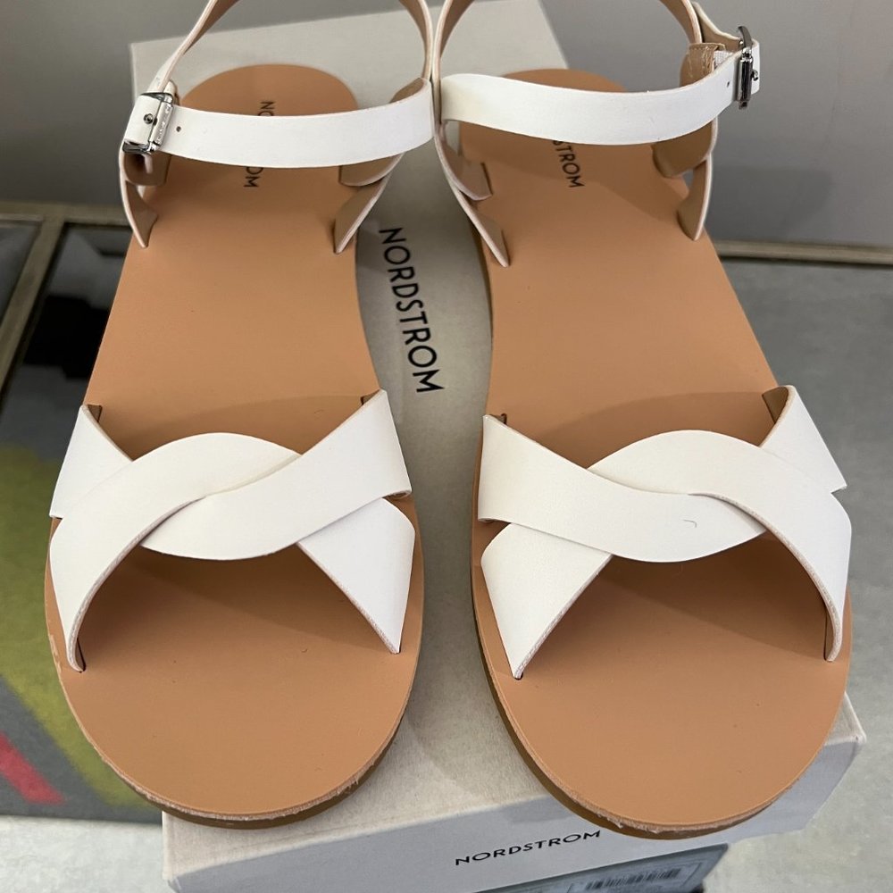 NEW Nordstrom Girl's Shoes Sadee White Flat Sandals Size 4 M